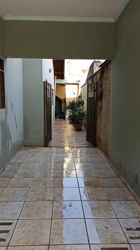 Casa Com 3 Quartos, Solário Com Churrasqueira, Próxima Ao Centro Aceito Carro!