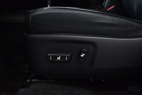 Imagen 13 de 16 de Toyota Hilux 2.8 Cd Srx 177cv 4x2 Aut - Car Cash