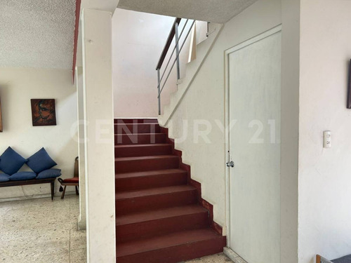 Casa En Renta, Colonia Quintas Marthas, Cuernavaca, Morelos.