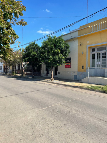 Casa Y Depto En Zona Centrica - San Andres De Giles