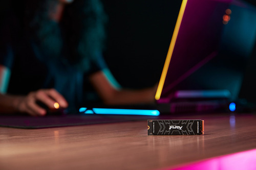 Unidad Ssd Kingston Fury Renegade Pcie 4.0 Nvme M.2 1tb Color Negro
