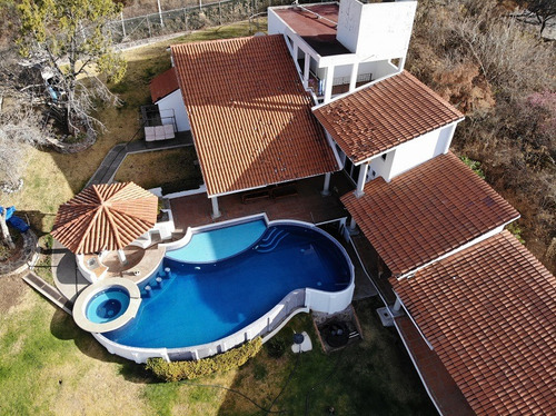 Venta Casa Ciruela I En Una De Las Zonas Más Altas Con 4 Habitaciones Y Baño Principal. Alberca Climatizada Con Jardín Enorme En Vistas Ponorámicas En Fracc Rancho San Diego Ixtapan De La Sal