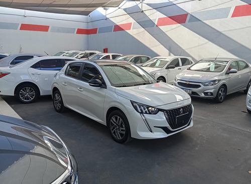 Peugeot 208 208 FELINE AT
