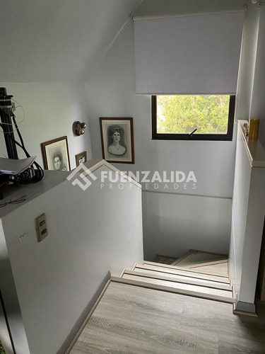 Casa En Venta De 4 Dorm. En La Florida