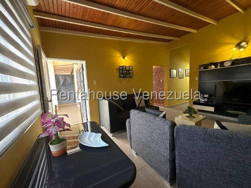 Fredxia Castillo Vende Bella Hermosa Casa En Cabudare # 26-233