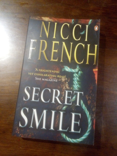 Secret Smile ( Nicci French) Libro En Inglés 