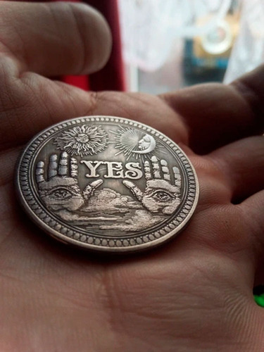 Moeda Dólar Sol Lua Sim Ou Não Olho Illuminati Customizada