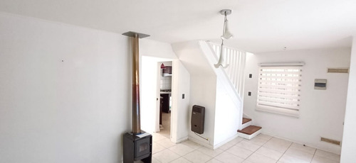 Casa En Barrio Residencial Con Jardín Terraza Techada