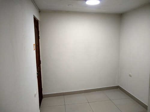 Departamento En San Borja, Mini Departamento En San Borja, Departamentos En San Borja, En Avenida Rosa Toro Cuadra 9 Cruce Con Canada Cuadra 35, Excelente Zona Comercial Todo A La Mano