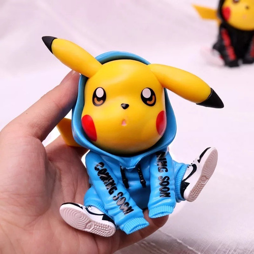 Boneco Pikachu 10cm Com Capuz Azul Coleção