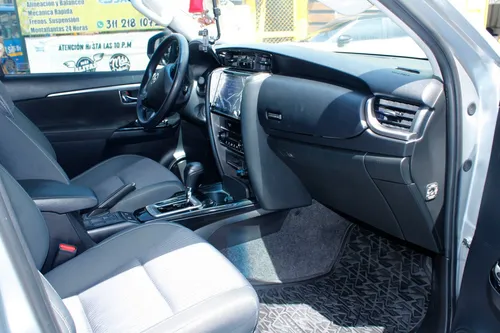 Toyota Fortuner 2.4 4x2 At 2021