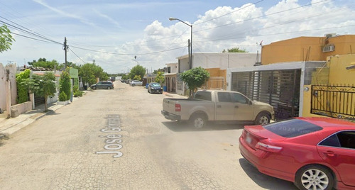 Sk14-casa En Remate Bancario En Los Toboganes, 88177 Nuevo Laredo, Tamps.