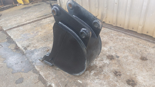 Concha Para Retroescavadeira Randon De 40cm