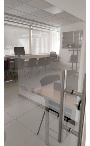 Oficina 216 M2 En Arriendo, Centro Internacional