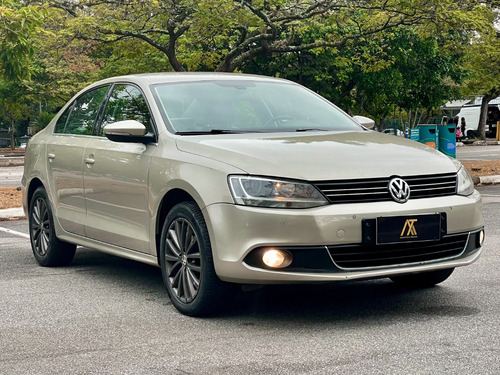 Volkswagen Jetta 2.0 Tsi Highline 4p