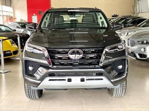 Imagem 3 de 9 de Toyota Hilux Sw4 2.8 D-4d Turbo Diesel Srx 7l 4x4