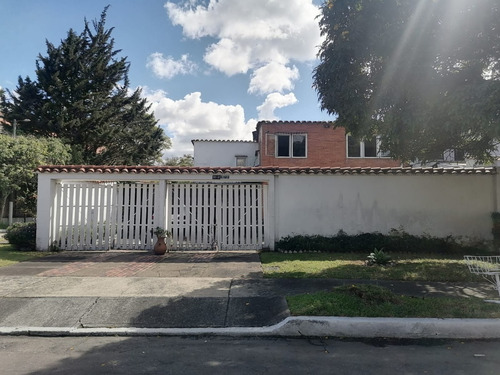 Venta Casa En Pasadena, 420 Mts De Lote, Conjunto Cerrado