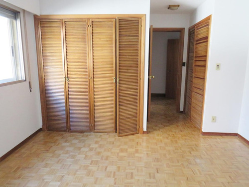 Imagen 12 de 18 de Venta Apartamento Tres Dormitorios Y Garage Pocitos
