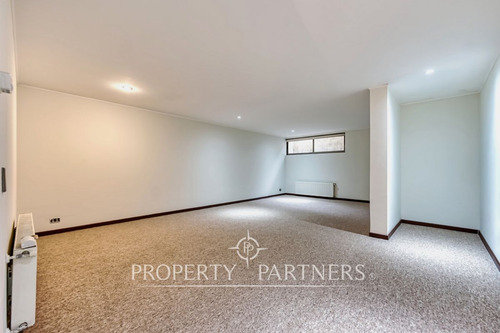 Impecable Casa En Los Bravos Nororiente Con Piscin...