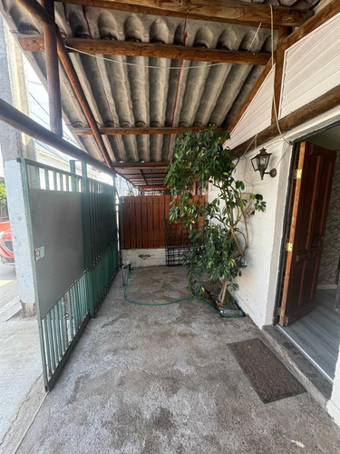 Casa Ampliada Y Regularizada Al Lado De Av. Gabriela