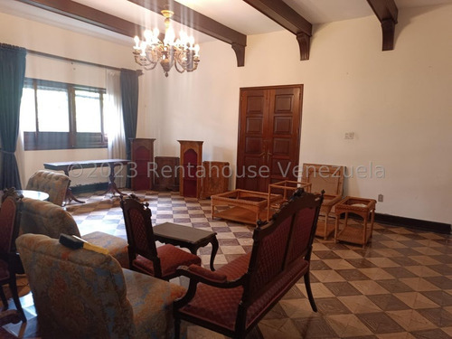 Casa En Venta En Country Club Caracas Para Remodelar Pozo De Agua Chacao Caracas Casas Angela Tochon 2000 Metros Terreno