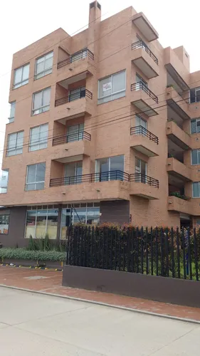 Excelente Apto Esquinero, 5 Piso, Ascensor, Unico Dueño, Como Nuevo.