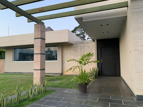 Imponente Y Lujosa Casa En Venta Guataparo Country Clud