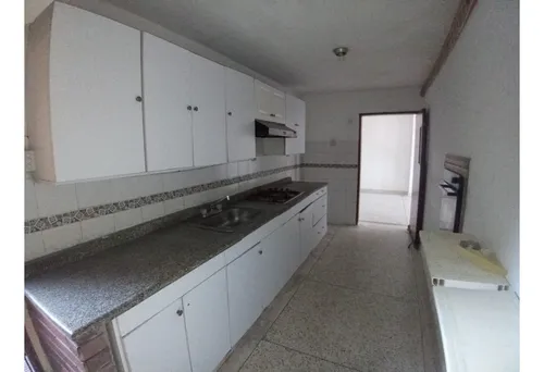 Vendo Casa De Dos Niveles En Los Nogales.