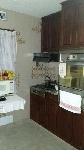 Departamento Señorial De Categoría - Impecable Estado - Cochera