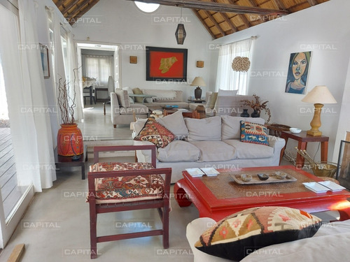 Excelente Oportunidad En Venta!! Casa Con Pileta En La Barra.-ref:30109