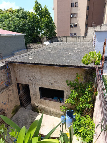 Local En Venta A Pie De Calle Av. Las Ferias Clientes D. (lp