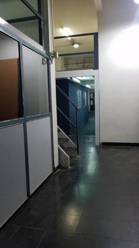 Excelente Local 205m2, Con Sótano Con Montecarga. Oficinas.- Microcentro