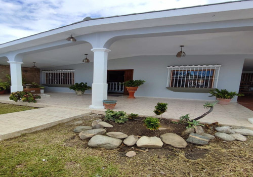 Esfl Asein2241 Vende Amplia Casa En Ciudad Alianza, Guacara. Edo. Carabobo