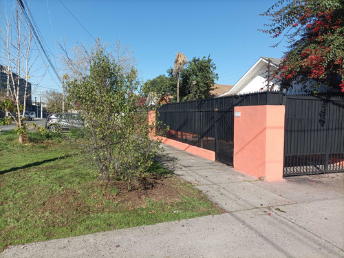 Casa En Venta. Villa Santa Carolina, Macul (107798)