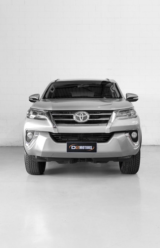 Toyota Hilux SW4 Hilux SW4 SR 4x2 2.7/ 2.7 Flex 16V Aut.