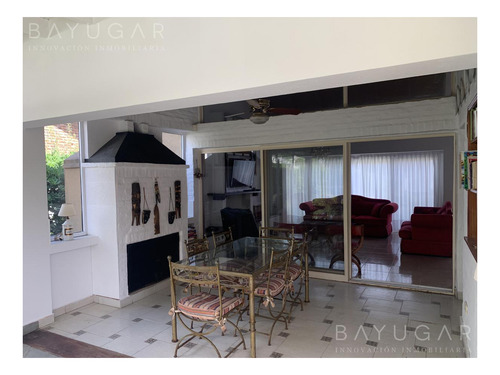 Imagen 9 de 27 de Alquiler Casa En Barrio Miraflores / Bayugar Negocios Inmobiliarios