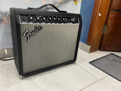 Imagem 1 de 5 de Amplificador Fender Frontman 25r