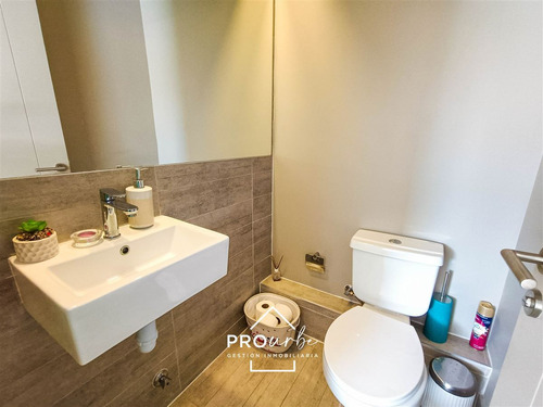 Departamento En Arriendo De 3 Dorm Con Patio Privado
