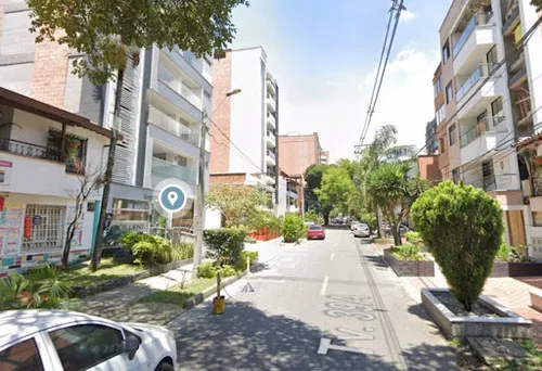 Locales En Arriendo Laureles 643-8292088