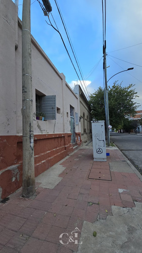 Gran Casa A Remodelar En Bº General Bustos, Cordoba
