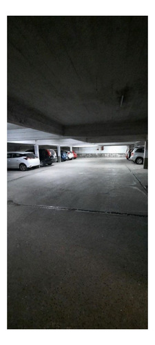Imagen 4 de 5 de Cochera En Venta Cubierta En Excelente Ubicación!