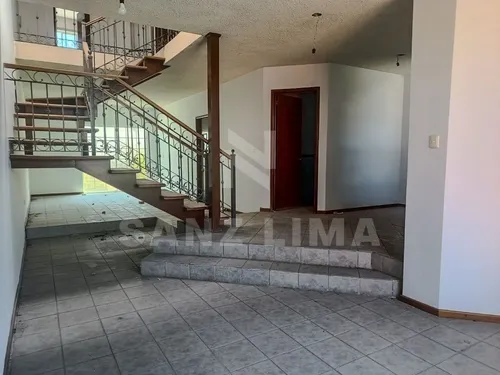 Alameda: Casa Nueva, Amplia Y Cómoda En Circuito Privado