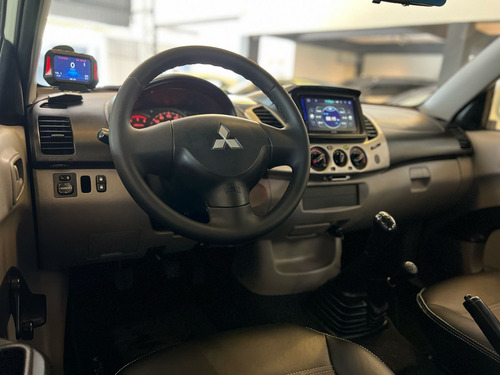Mitsubishi L200 Triton GL 3.2 CD TB Int. Dies. Mec.