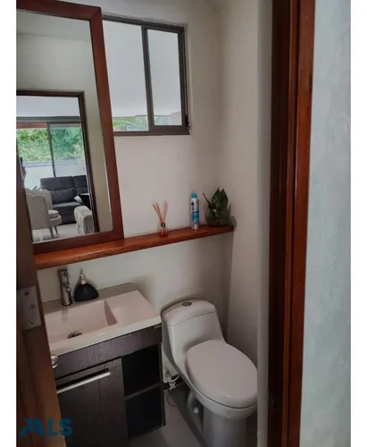 Espectacular Casa Con Áreas Amplias Y Senderos Pa...(mls#254950)