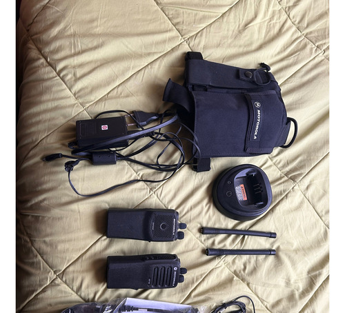 Vendo Por Viaje Radio Motorola Ep 450 Dep 450 Por Viaje (Usado)