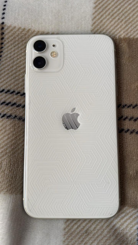 Apple iPhone 11 (64 Gb) - Blanco Incluyo Watch 3 38 Mm (Usado)