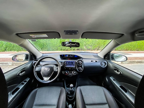 Imagem 6 de 8 de Toyota Etios 1.3 X 16v Flex 4p Manual 2018/2019