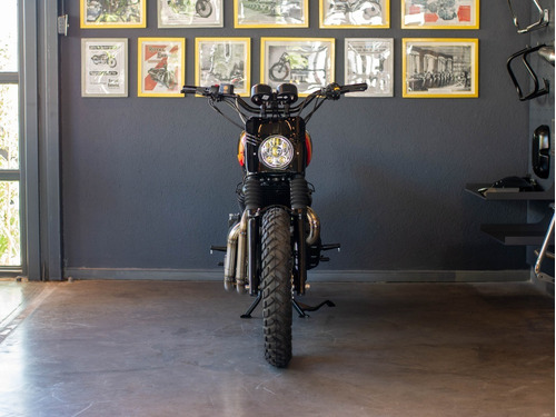 Imagen 20 de 25 de Royal Enfield Interceptor Flat Track Customizada