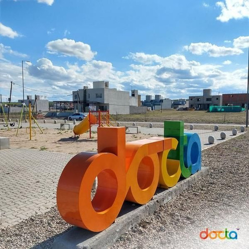 Lote En Venta De 350m2 En Docta Urbanización.-