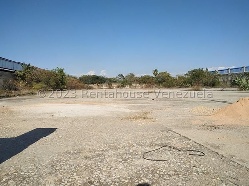 Terreno Industrial Con Excelente Ubicación, A Pocos Metros De La Carretera Nacional Y De La Autopista Regional Del Centro, 